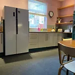 Grove House - 4 Bedroom Sleeps 8 Only 1 Mile From Centre Будинок відпочинку