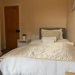 Grove House - 4 Bedroom Sleeps 8 Only 1 Mile From Centre * Лідс