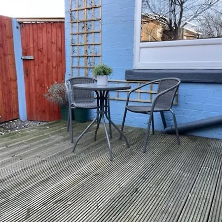 Grove House - 4 Bedroom Sleeps 8 Only 1 Mile From Centre *