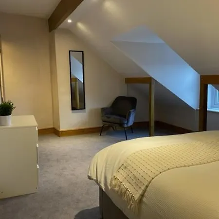 Grove House - 4 Bedroom Sleeps 8 Only 1 Mile From Centre Feriehus *